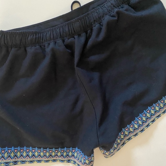 JOA Los Angeles Embroidered Boho Shorts - Picture 5 of 7